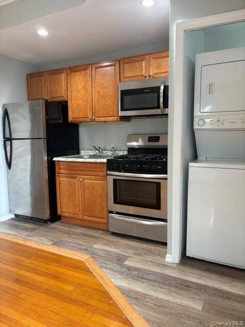 25 Knollwood AVE #Apt 5, Huntington, NY 11743