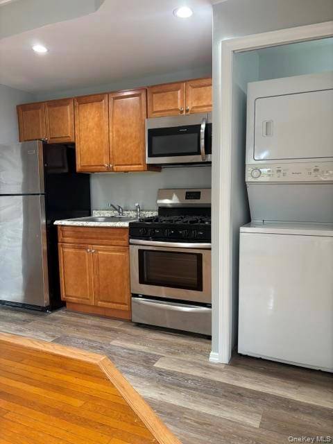 25 Knollwood AVE #Apt 5, Huntington, NY 11743