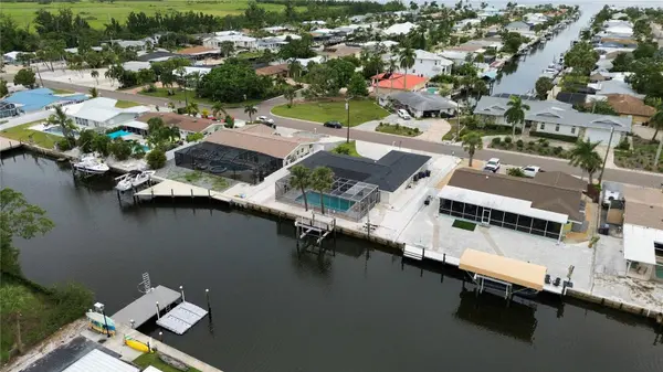 9911 ROYAL PALM DR, Bradenton, FL 34210