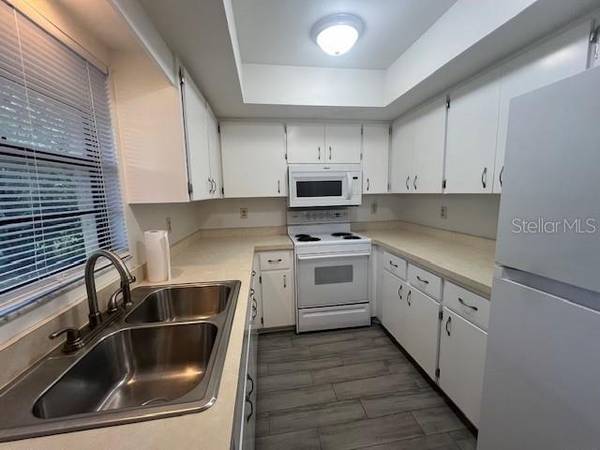 1052 DEER HOLLOW BLVD, Sarasota, FL 34232
