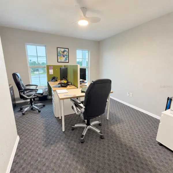 11534 SPRING HILL DR, Spring Hill, FL 34609