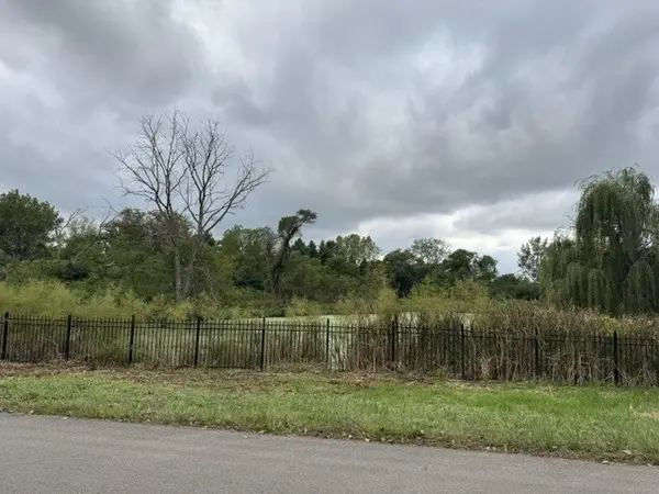 6764 W Creekside DR, Long Grove, IL 60047
