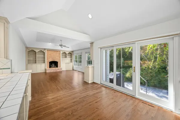 1735 Yale CT, Lake Forest, IL 60045