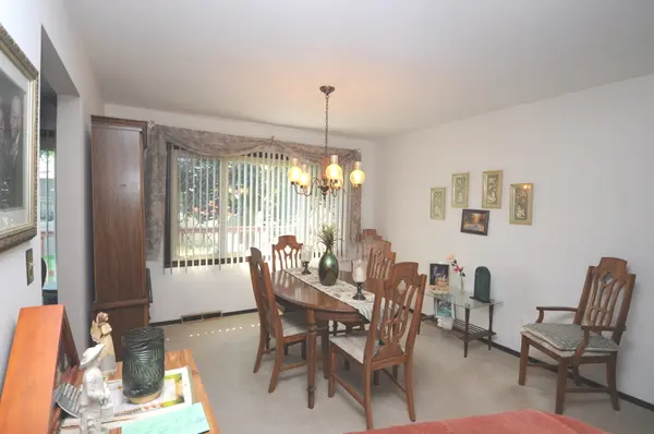 613 Garys DR, Antioch, IL 60002
