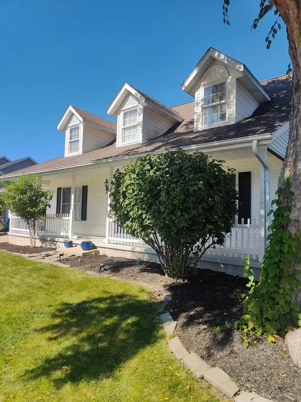 905 25th Avenue CT, Silvis, IL 61282