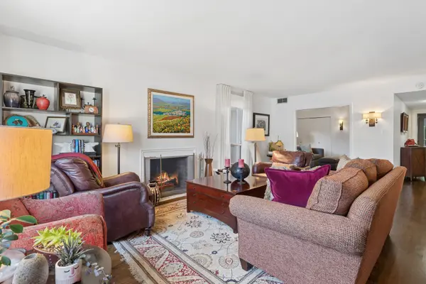 650 WINNETKA MEWS #109, Winnetka, IL 60093