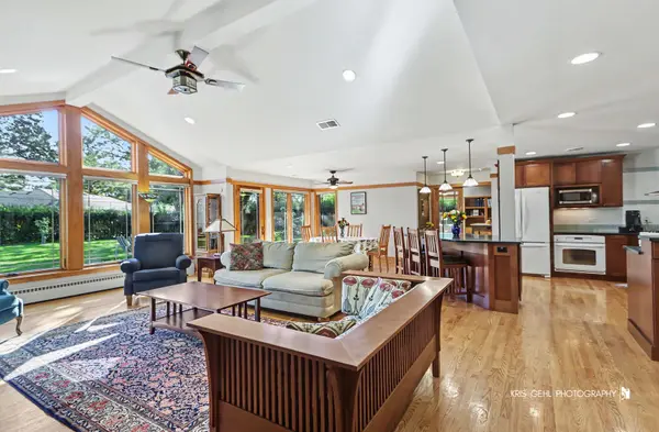 907 Sherwood DR, Prospect Heights, IL 60070