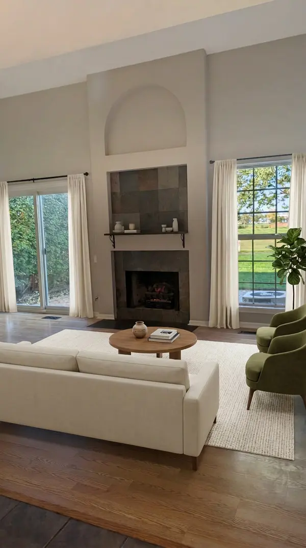 1676 Pebble Beach CIR #1676, Elgin, IL 60123