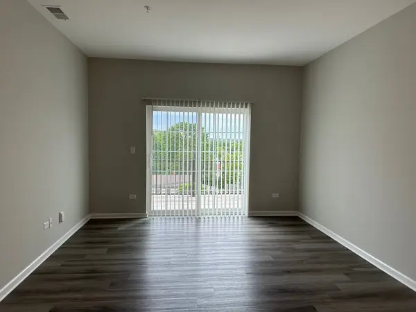 301 N Madison ST #5B, Woodstock, IL 60098
