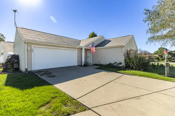 1585 Saugus Close, Valparaiso, IN 46385