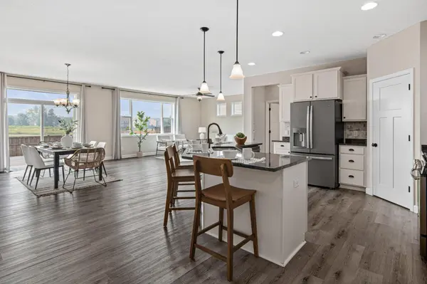 9189 Plymouth RD, Woodbury, MN 55129