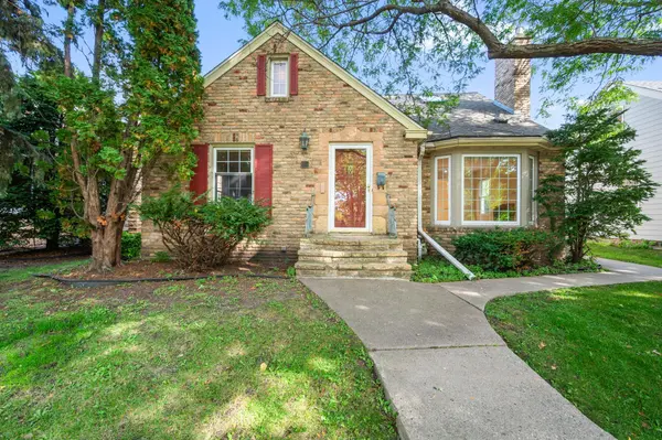 680 Mount Curve BLVD, Saint Paul, MN 55116