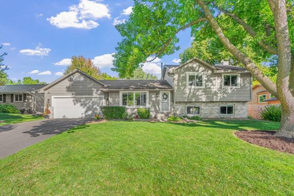 9150 Orchid LN N, Maple Grove, MN 55369