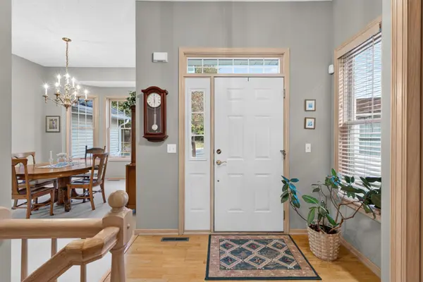 7982 Dunkirk LN N, Maple Grove, MN 55311