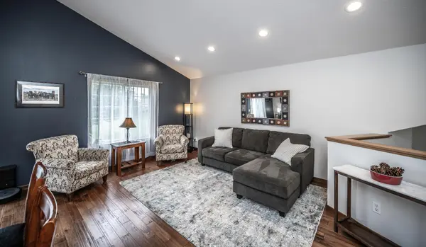 1107 Walnut ST, Farmington, MN 55024