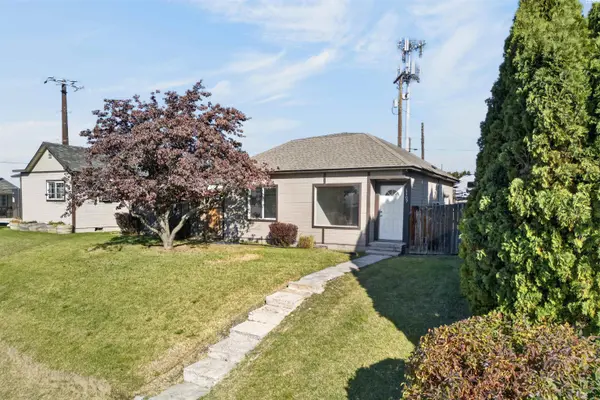 1109 Pollock ave, Zillah, WA 98953