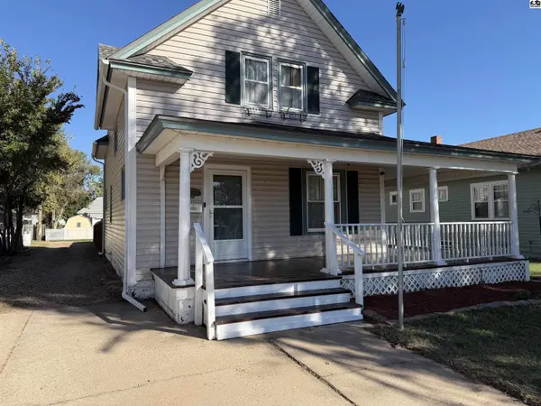 512 N Main St, Pratt, KS 67124