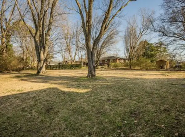 4904 Trousdale Dr, Nashville, TN 37220