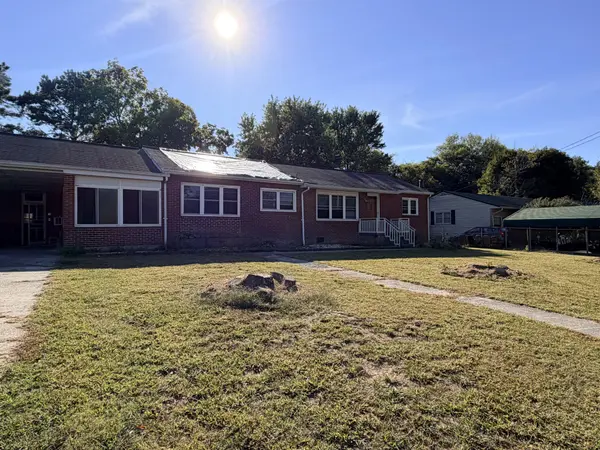 317 Woodlawn Dr, Kingston, TN 37763