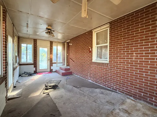 317 Woodlawn Dr, Kingston, TN 37763