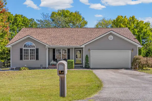 1810 Valley View Dr, Hopkinsville, KY 42240