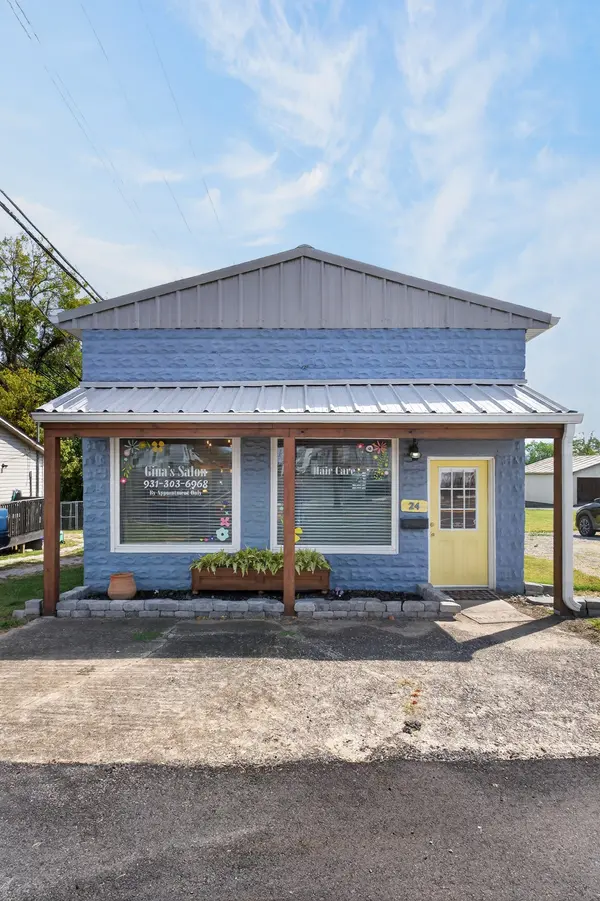 24 N Spring St, Sparta, TN 38583