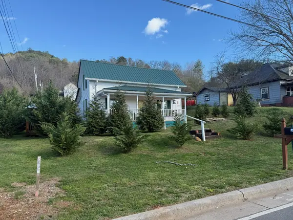 215 Bristol Ave, Andrews, NC 28901
