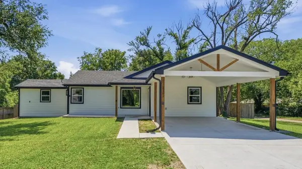 2101 S Bluff, Wichita, KS 67218