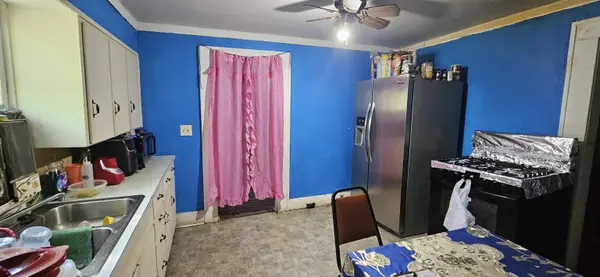 108 Iowa St, Winfield, KS 67156