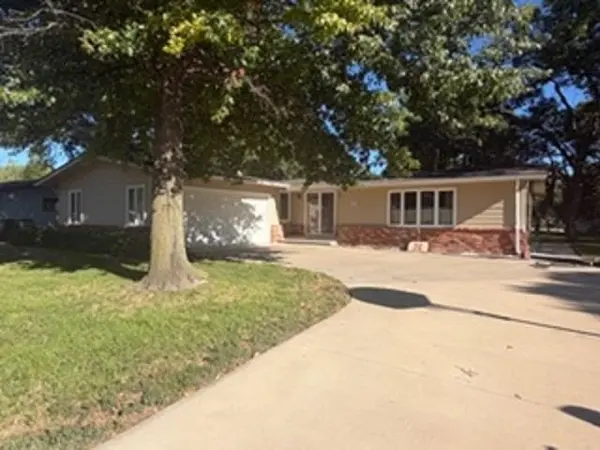 22 Sunset Drive, Hesston, KS 67062
