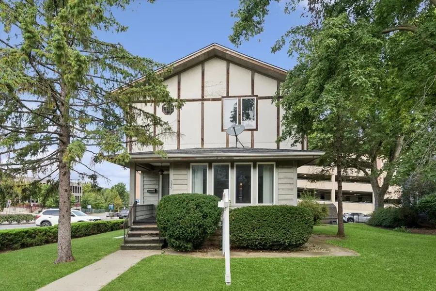 135 Aurora AVE, Naperville, IL 60540