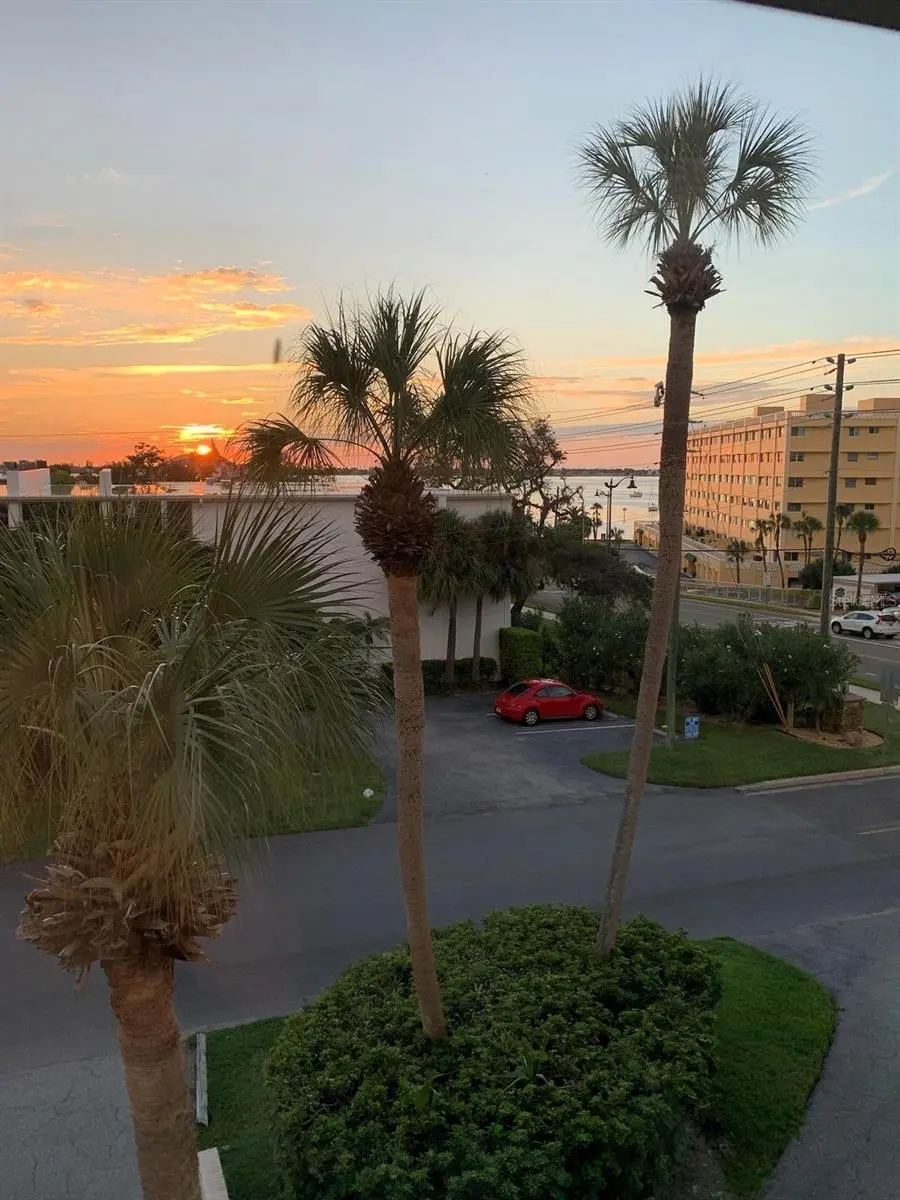 55 HARBOR VIEW LN #202, Belleair Bluffs, FL 33770