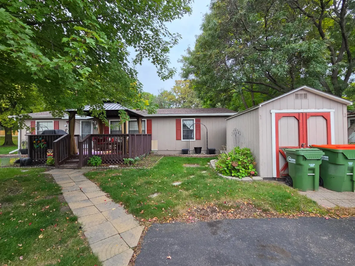 9512 W Sandpiper DR, Blaine, MN 55434