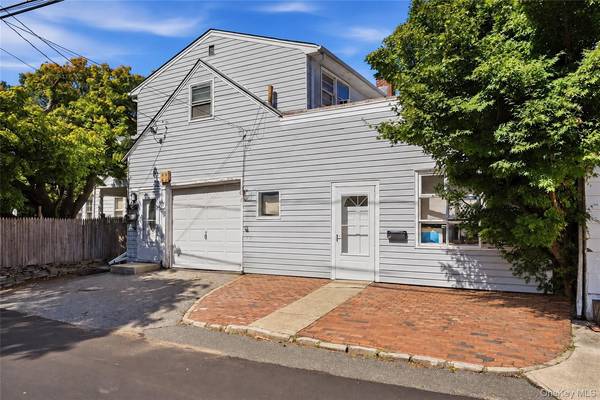 70 14th AVE, Sea Cliff, NY 11579