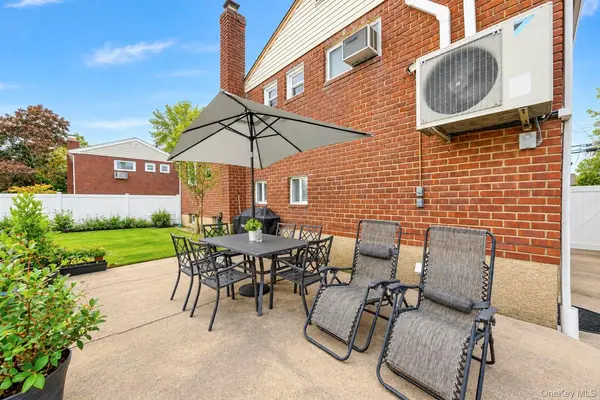 455 Pacific ST, Massapequa Park, NY 11762