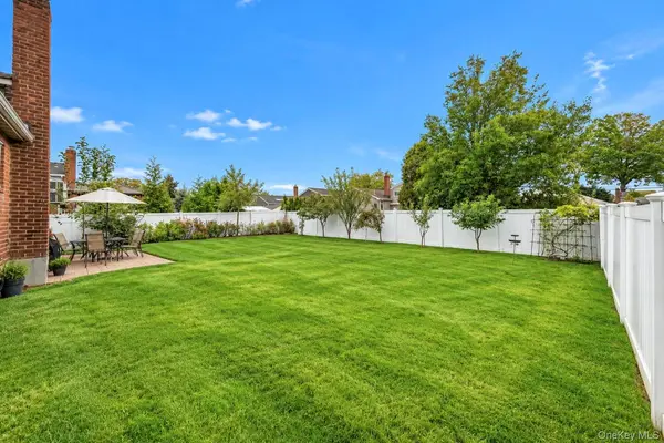 455 Pacific ST, Massapequa Park, NY 11762