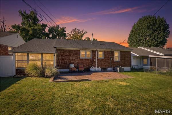 3817 Upton ST, St Louis, MO 63116