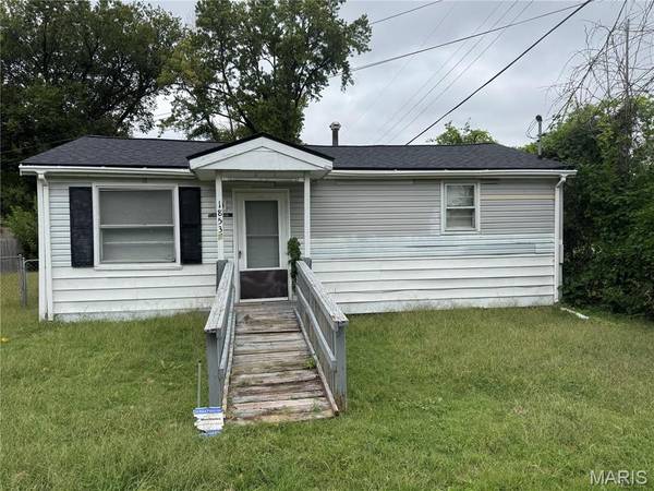 1853 Doris AVE, Cahokia, IL 62206