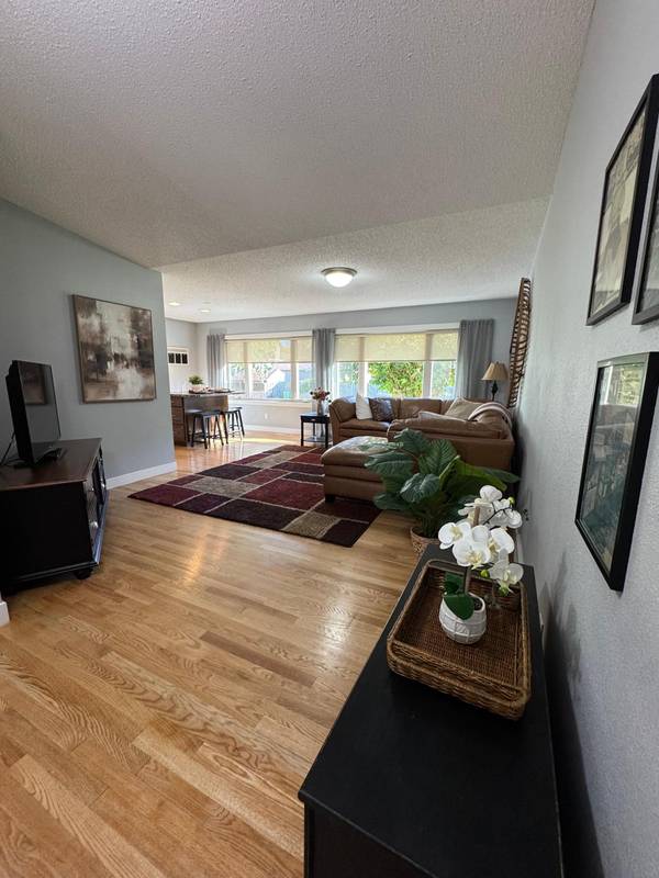 101 37th AVE S, Moorhead, MN 56560