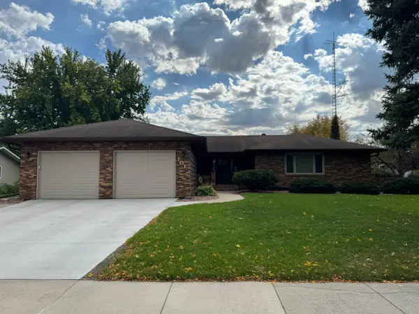 101 37th AVE S, Moorhead, MN 56560