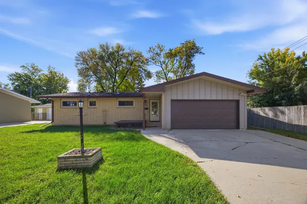 90 Cedar AVE N, Fargo, ND 58102