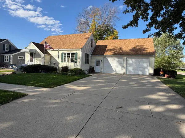 908 8th AVE SW, Faribault, MN 55021