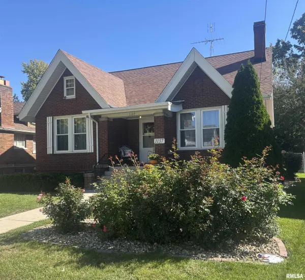 1137 N KELLOGG ST, Galesburg, IL 61401