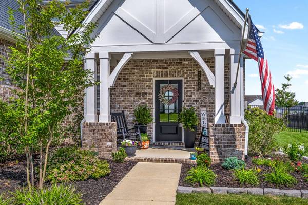7028 Balcolm Ct, College Grove, TN 37046
