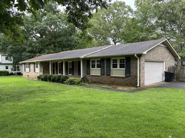 215 Sharondale Dr, Tullahoma, TN 37388