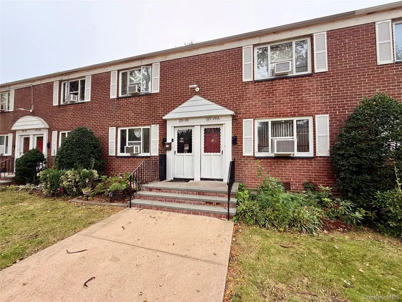 225-09 88th AVE #415, Queens Village, NY 11427
