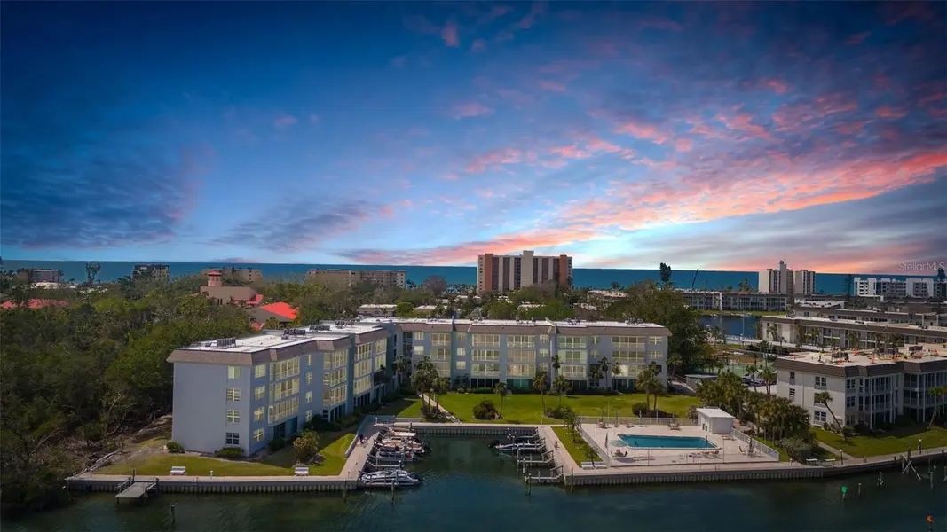 600 SUTTON PL #101B, Longboat Key, FL 34228