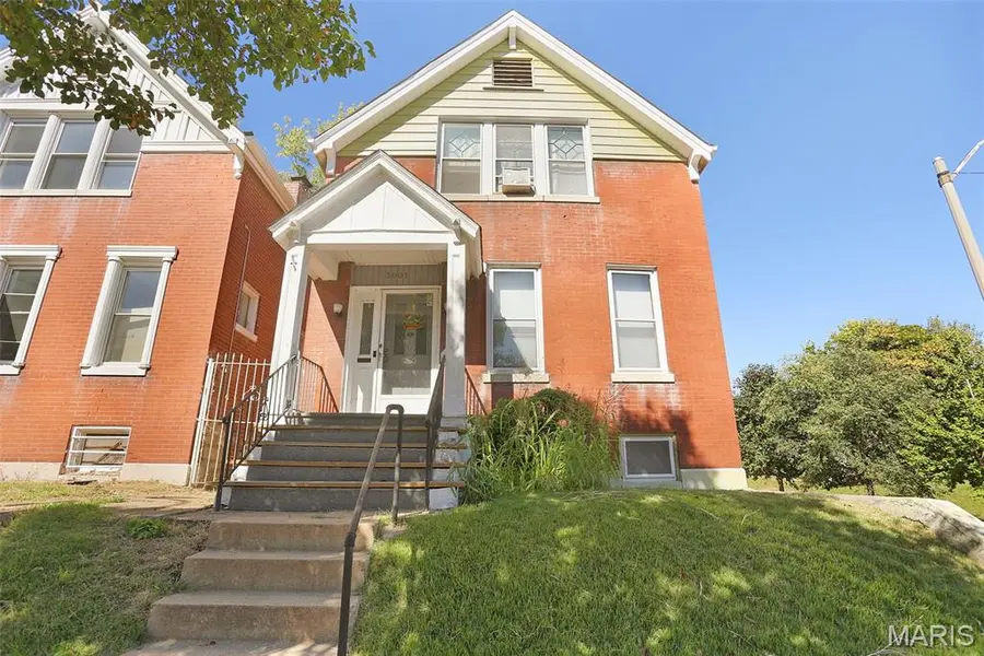 3001 Keokuk ST, St Louis, MO 63118