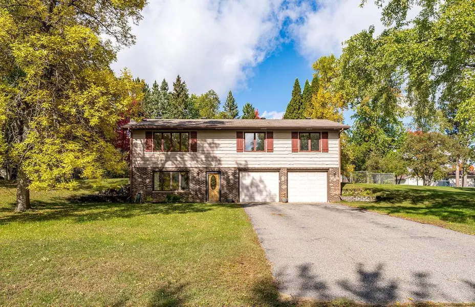 1303 SW 6th ST, Grand Rapids, MN 55744