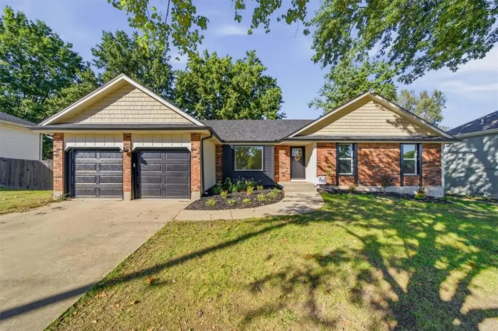 1206 W Lucy Webb RD, Raymore, MO 64083